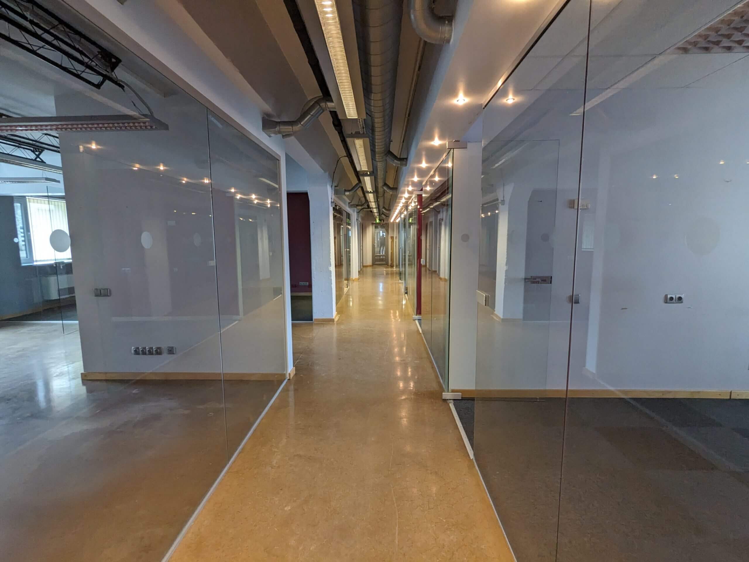 Kontor på bottenvåningen uthyres